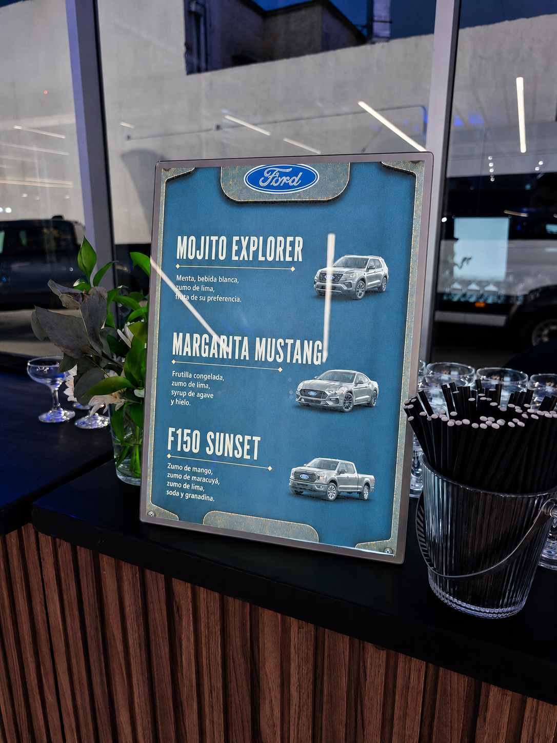 Carta de mocktails diseñada para el evento Ford