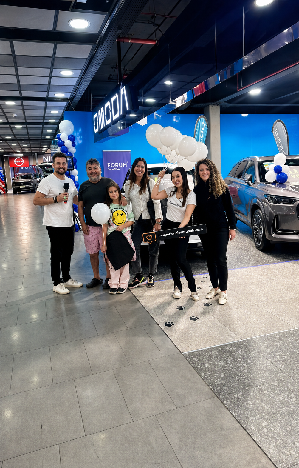 Equipo y participantes de una activación BTL automotriz Bruno Fritsch
